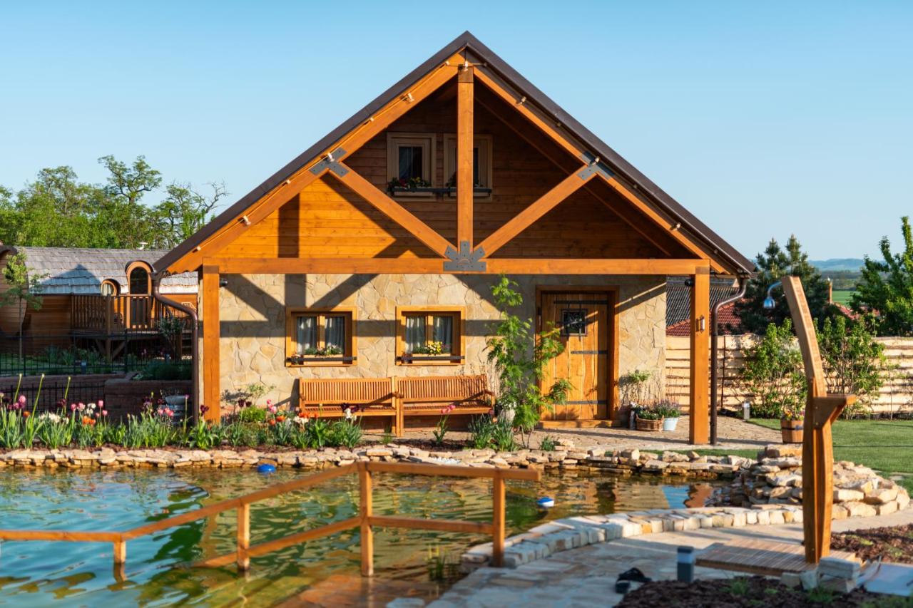 Wellnes Hříbek - B&B Dyjákovice