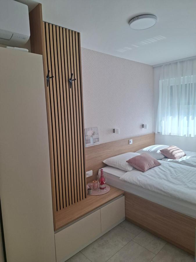 Camera Matrimoniale con Letto Supplementare