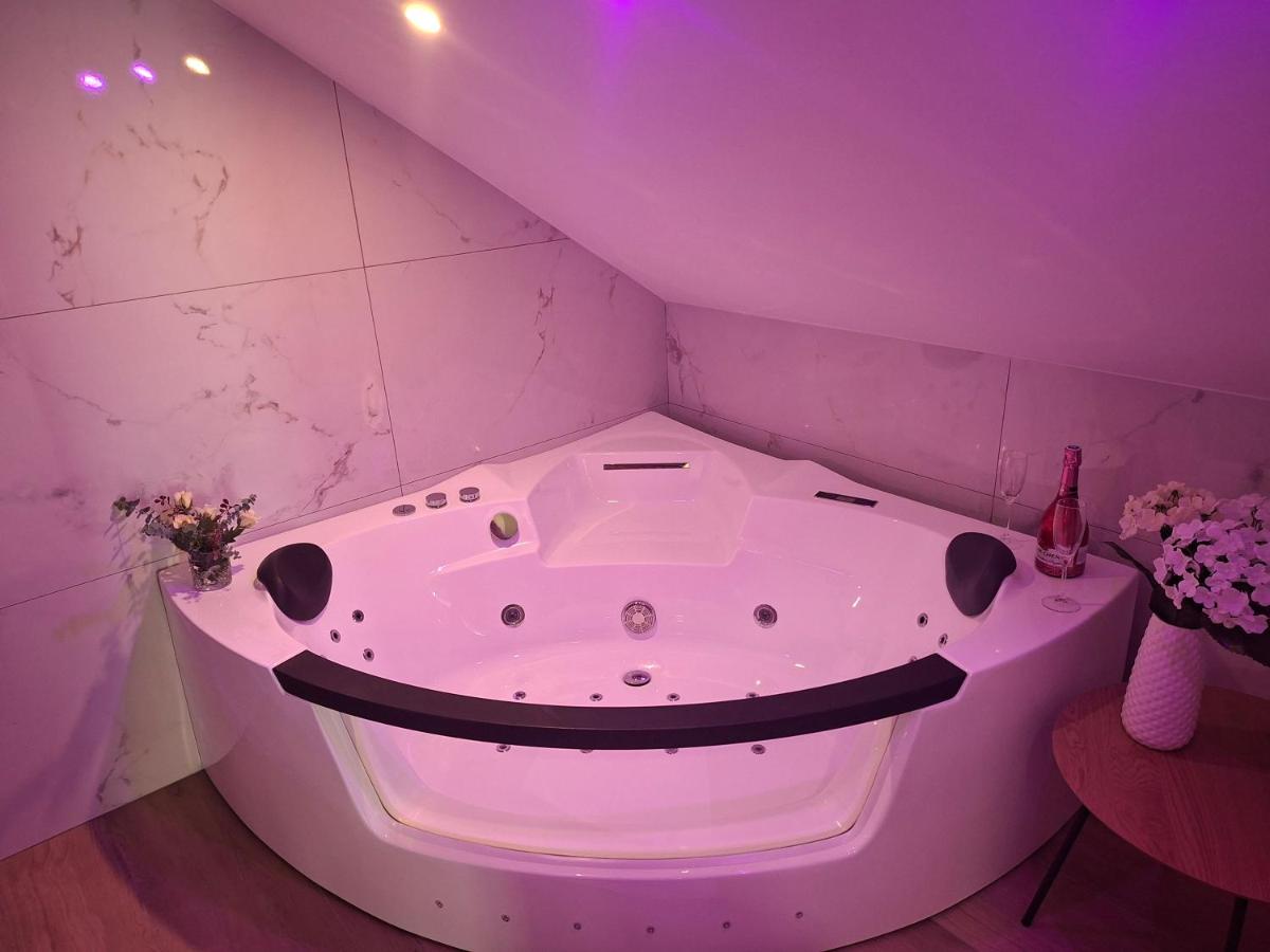 Chambre Double avec Baignoire Spa