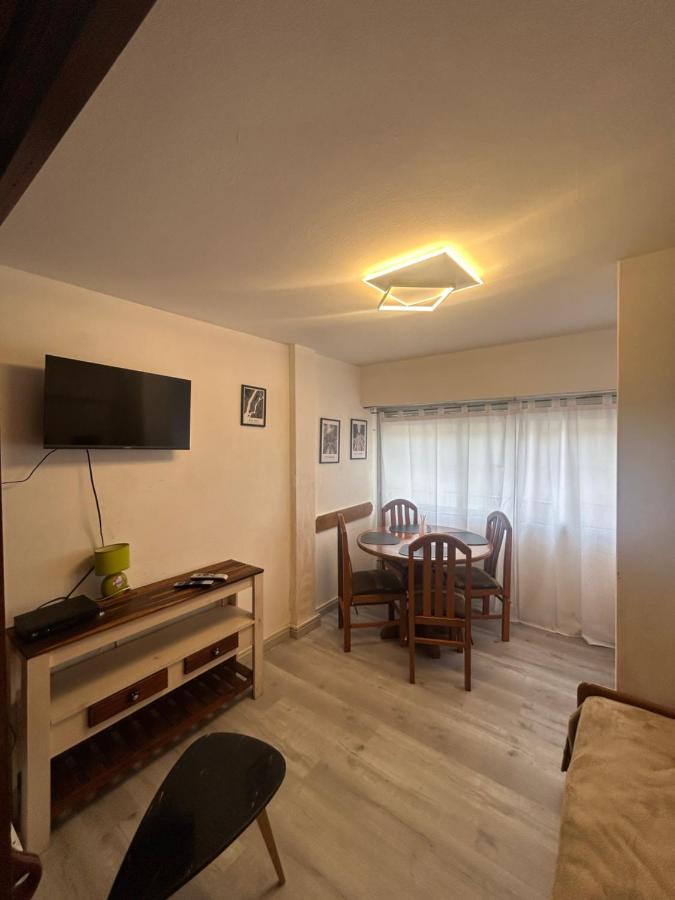 Amplio monoambiente subdividido zona centro - Bed and Breakfast Pinamar