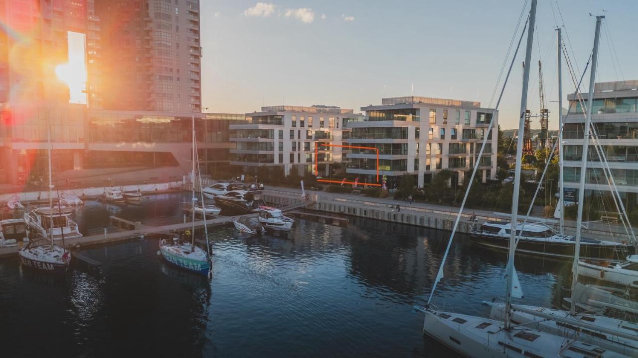 Yacht Park Marina ekskluzywny apartament z widokiem na Marinę Gdynia - B&B Gdynia