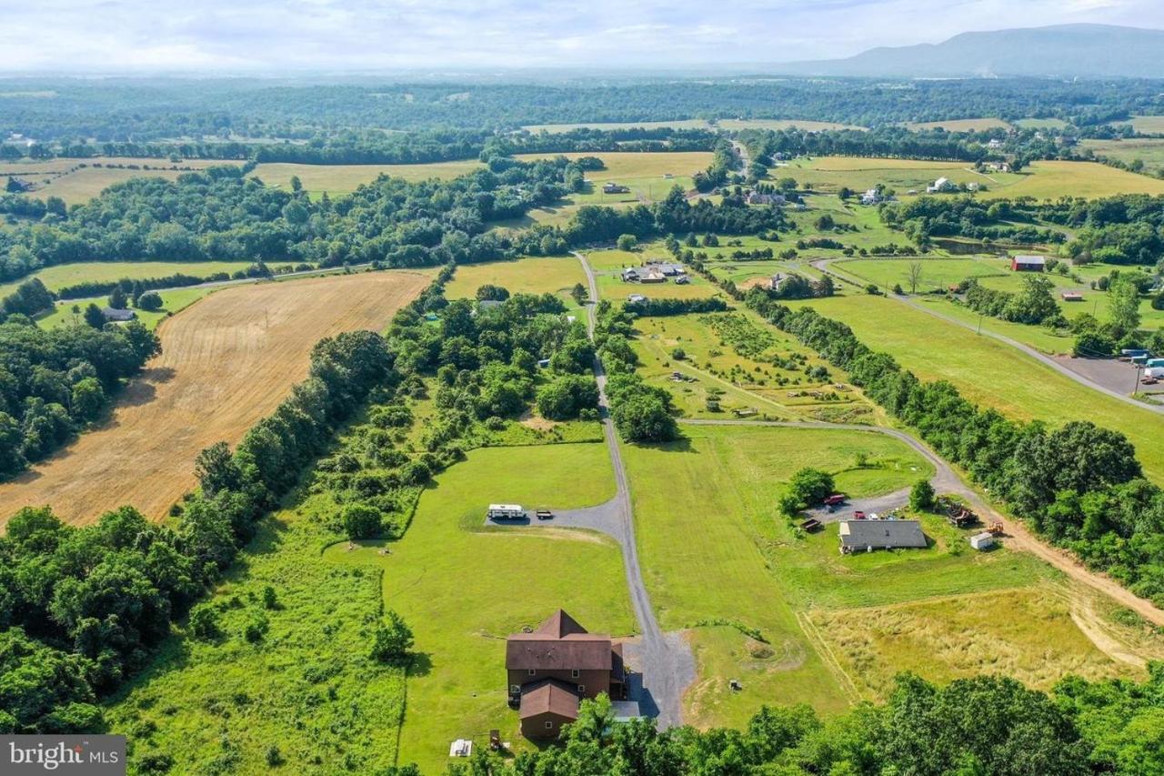 Homestead with Shenandoah Valley Views - Bed and Breakfast Strasburg