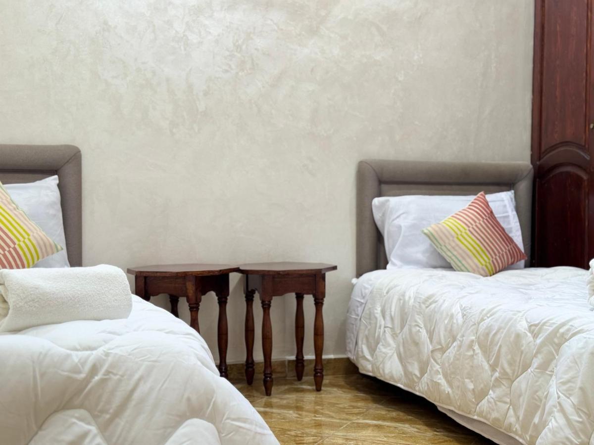 Camera Doppia con Letti Singoli con Bagno Privato 