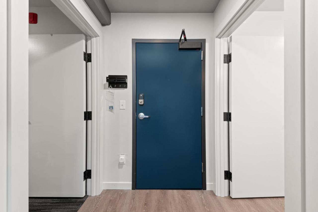 DT 2br 2bath Modern Apartment - B&B Spokane