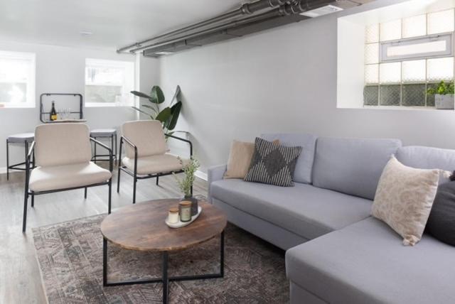 Two Bedroom Garden Apartment - B&B Chicago