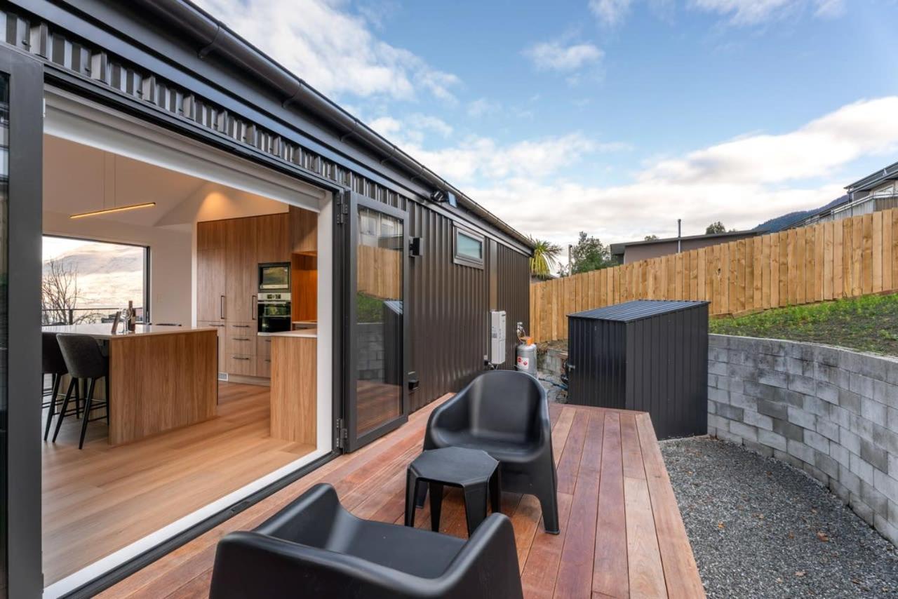 Lakeview Gem NEW Walk To Town Sleeps 6 - B&B Queenstown