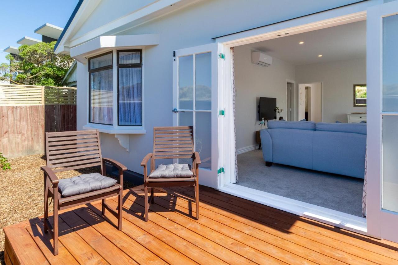 Wai Marino Cottage - Marine Parade, sleeps 5 - Bed and Breakfast Christchurch