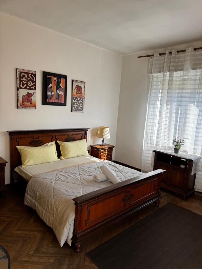 3 minutes from train