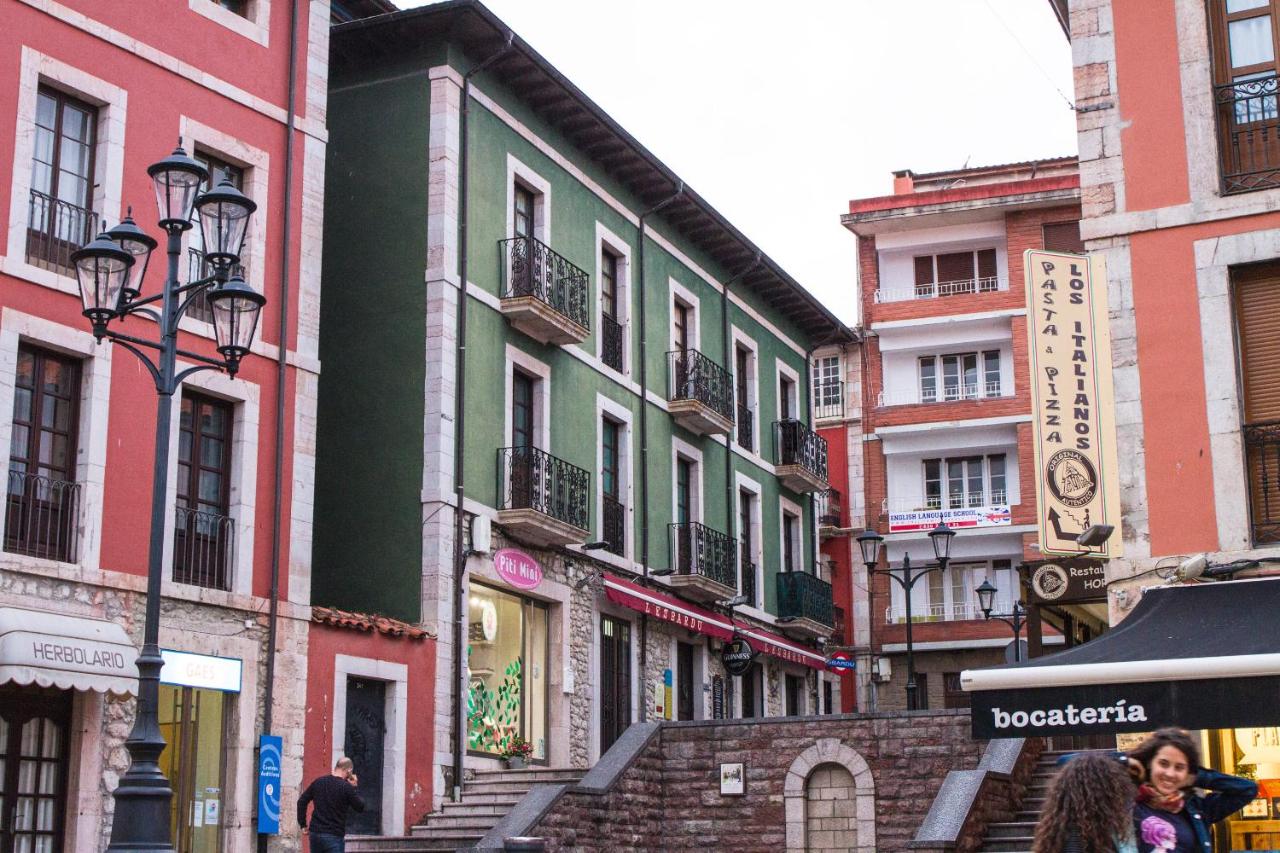 Apartamentos LLANES & GOLF - Bed and Breakfast