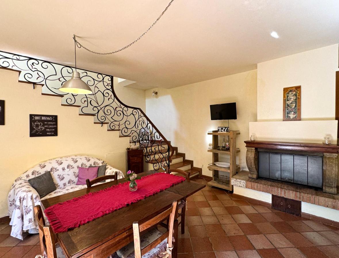 CLAUDIA VACANZA TOSCANA - Appartamento Nocciolo- 10 min da Siena - B&B Malignano