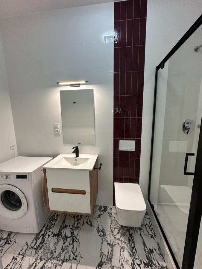 Apartament mieszkanie kompletnie wyposażony WiFi parking niedaleko centrum - Chambres d'hôtes Słupsk