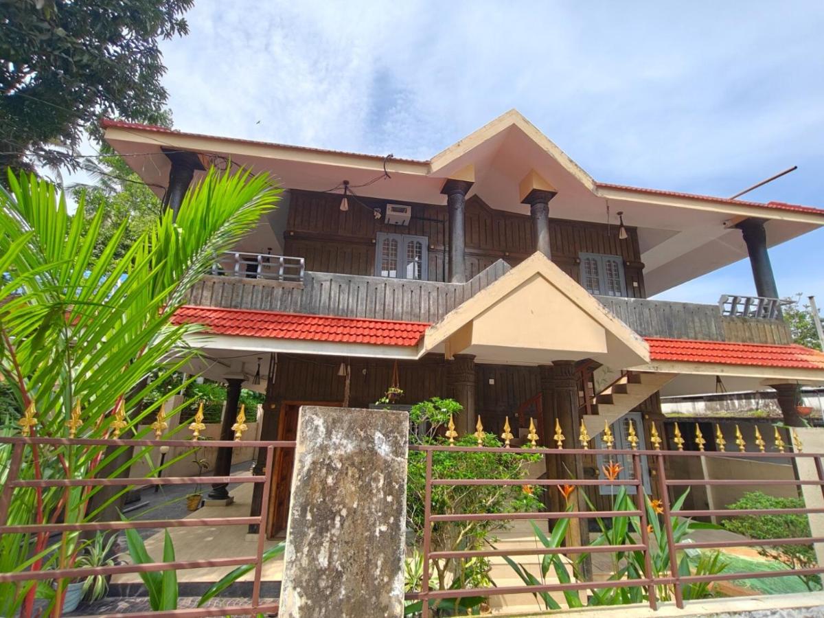 Om Villa - B&B Varkala