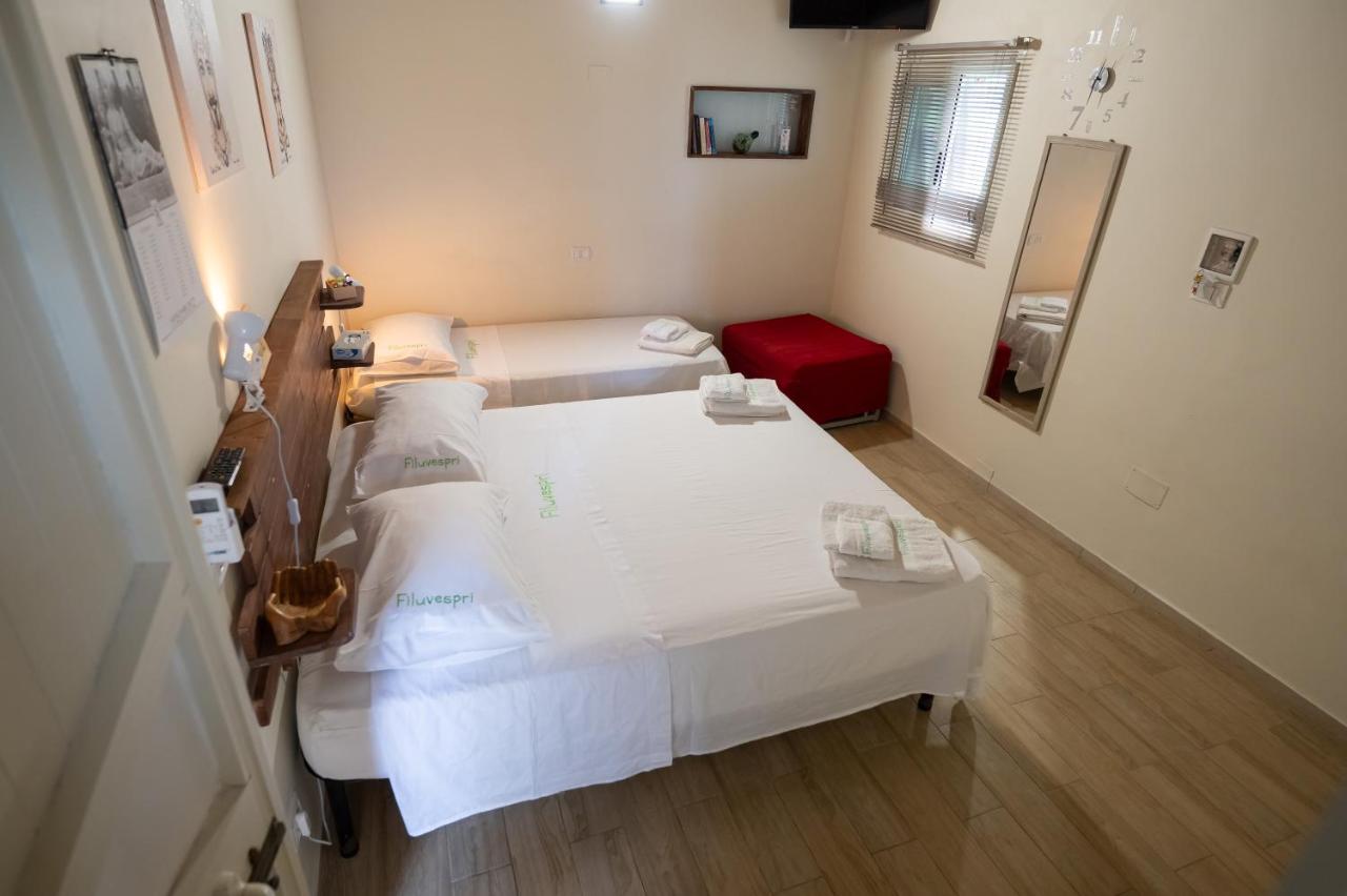 Camera Tripla Economy