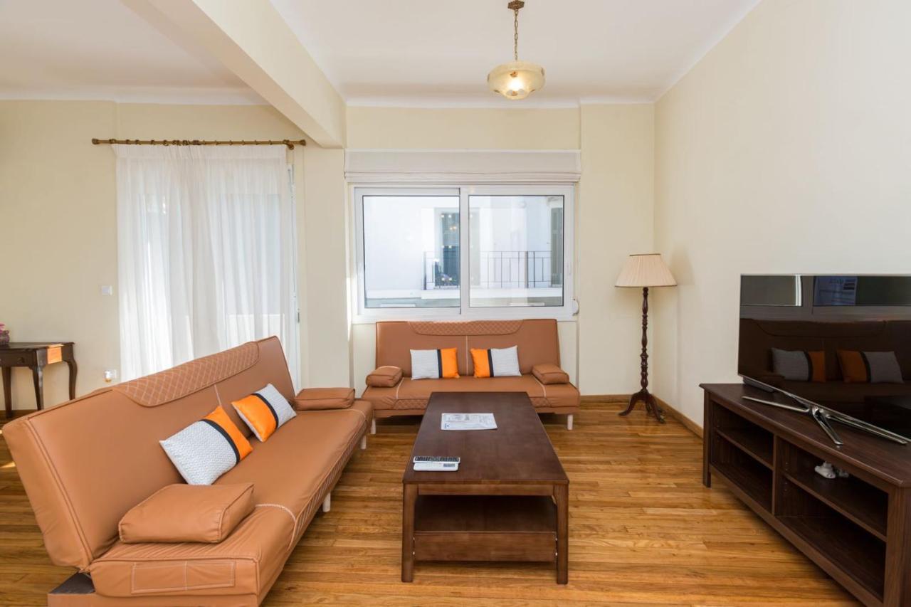 Luxury Apartments at the foot of the Acropolis Hill - B&B Atene