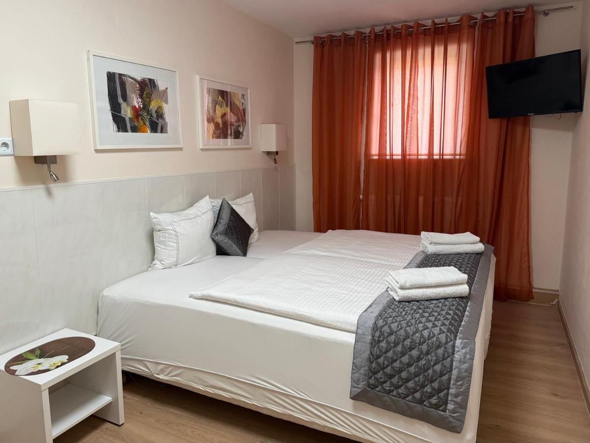 Camera Deluxe Matrimoniale/Doppia con Letti Singoli