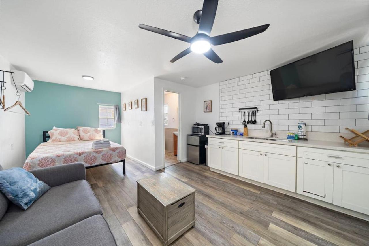 Studio condo near downtown and cruise terminal, across from the Seawall