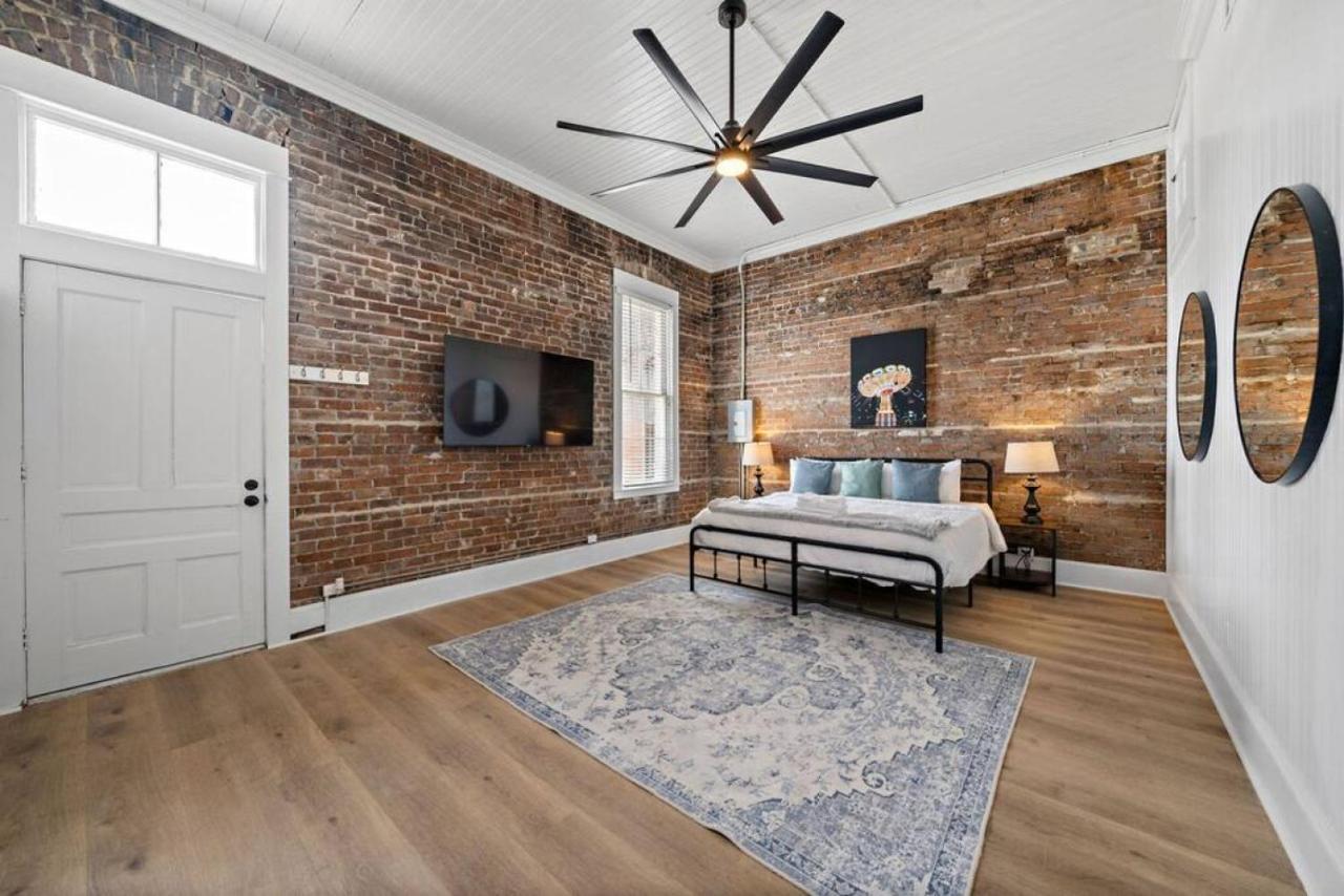 Spacious Loft, Close to The Strand, Port, and Beach - B&B Galveston