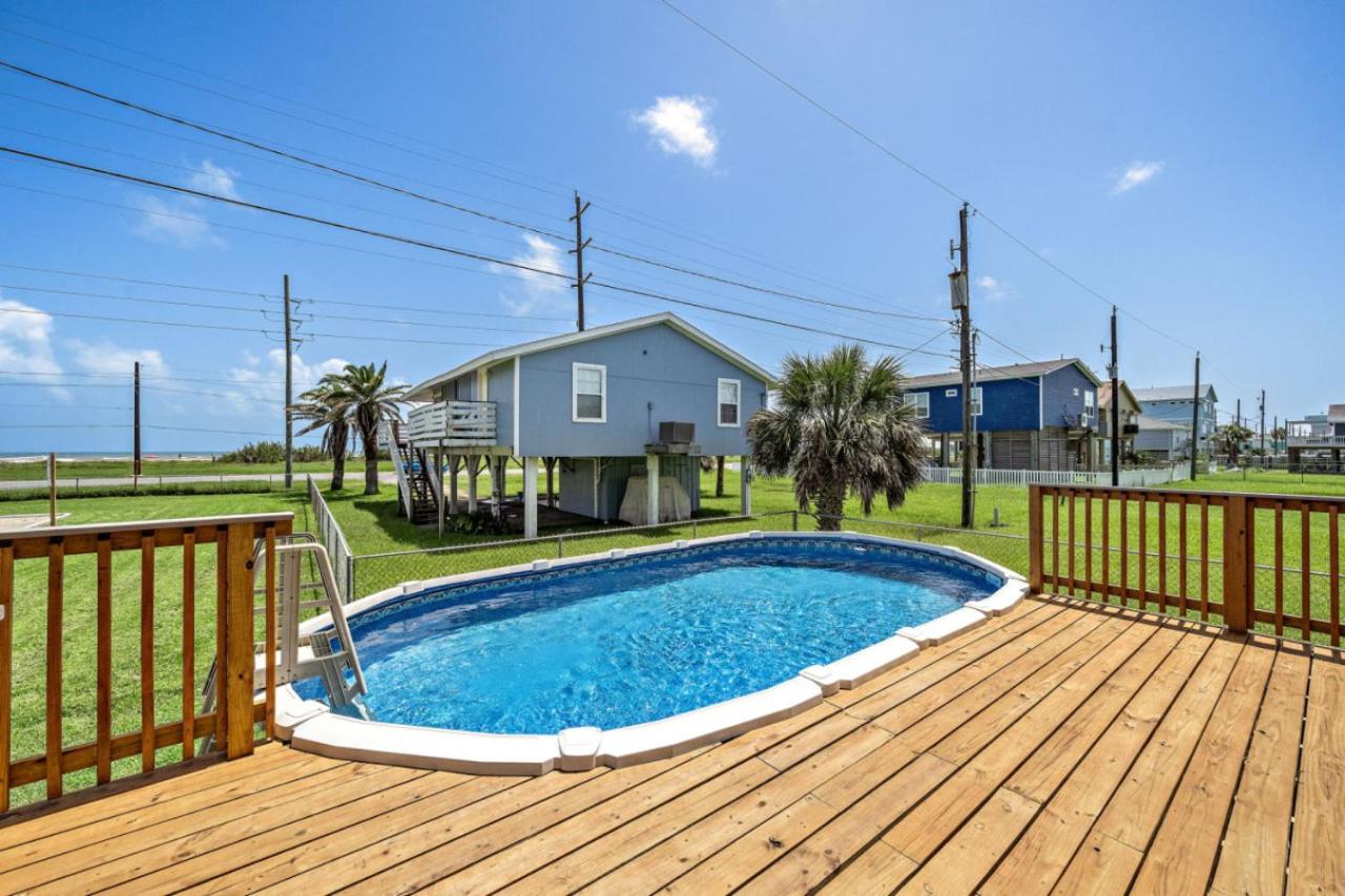 Beach Home with Pool, Big Deck and Ocean View - B&B Galveston