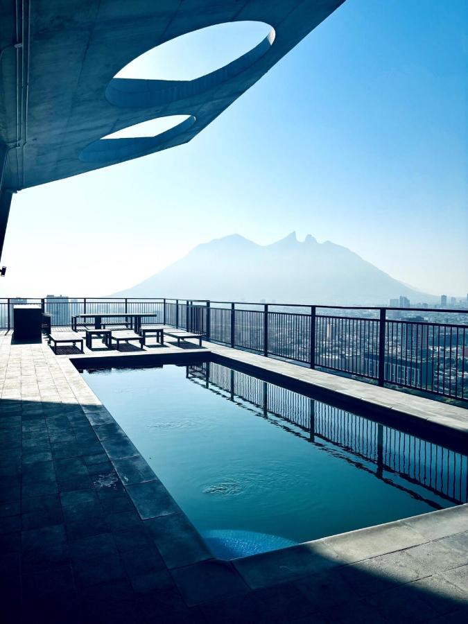 Travel VIP Lounge Themed Stay with Private Parking - Chambres d’hôtes Monterrey