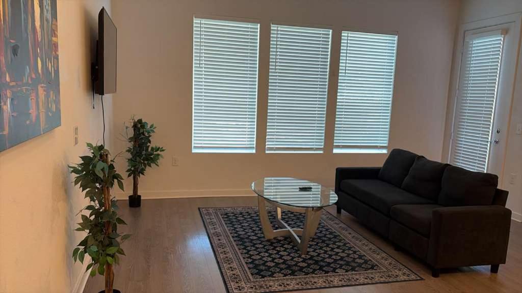 Modern Leander Getaway Near Shop- Leander TX - Bed and Breakfast Leander