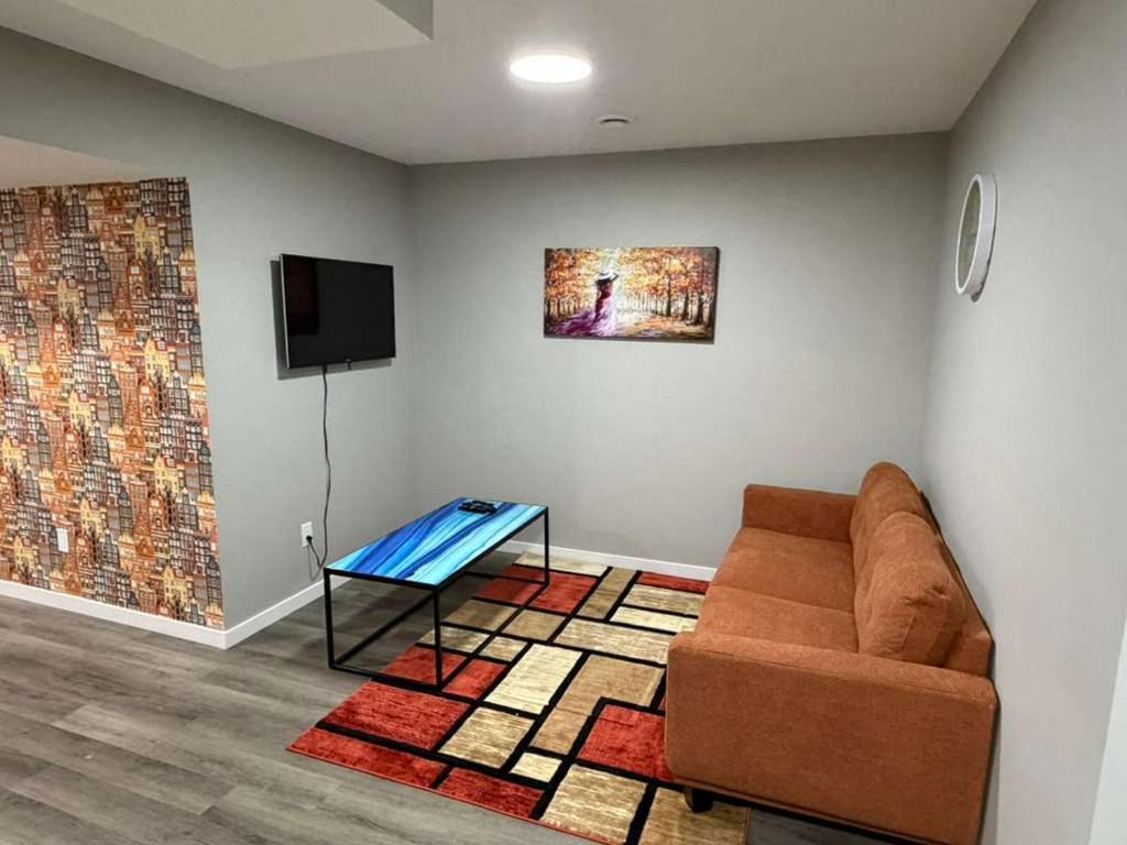 Peaceful 1BHK - Maple - Bed and Breakfast Edmonton