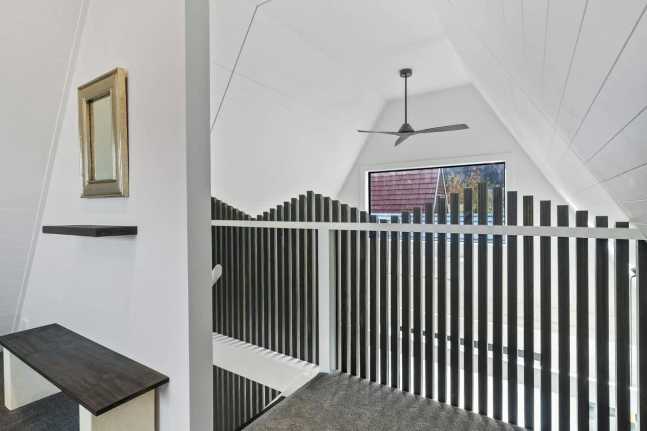 Charming A-Frame Retreat in Historic Arrowtown - B&B Arrowtown