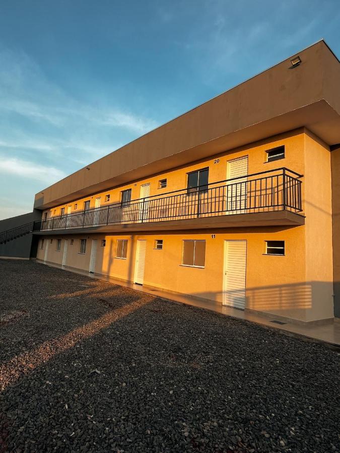 Apto - 1 Quarto Novo | Próx. Hospital Regional | Shopping | Climatizado | Estacionamento Gratis - B&B Três Lagoas