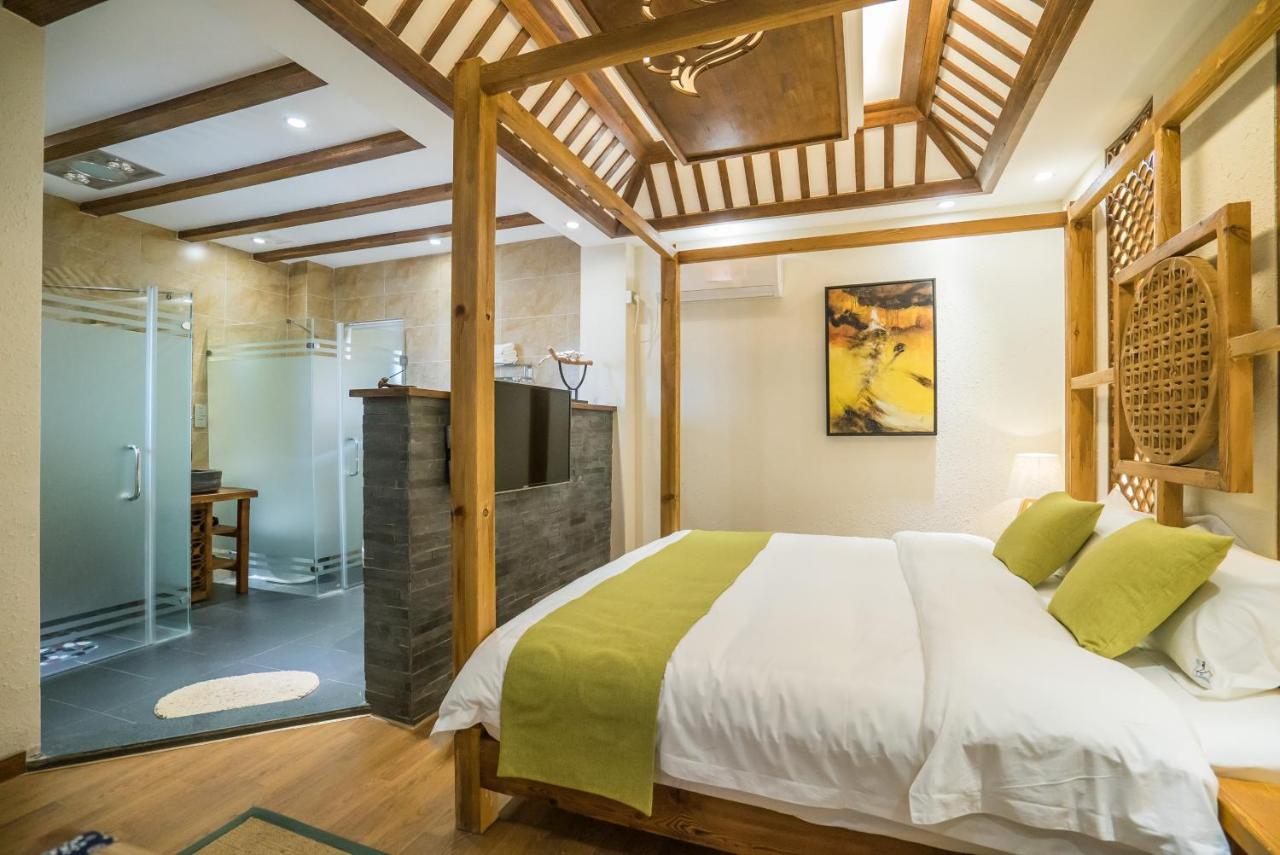 Mountain View King Bed with Balcony
