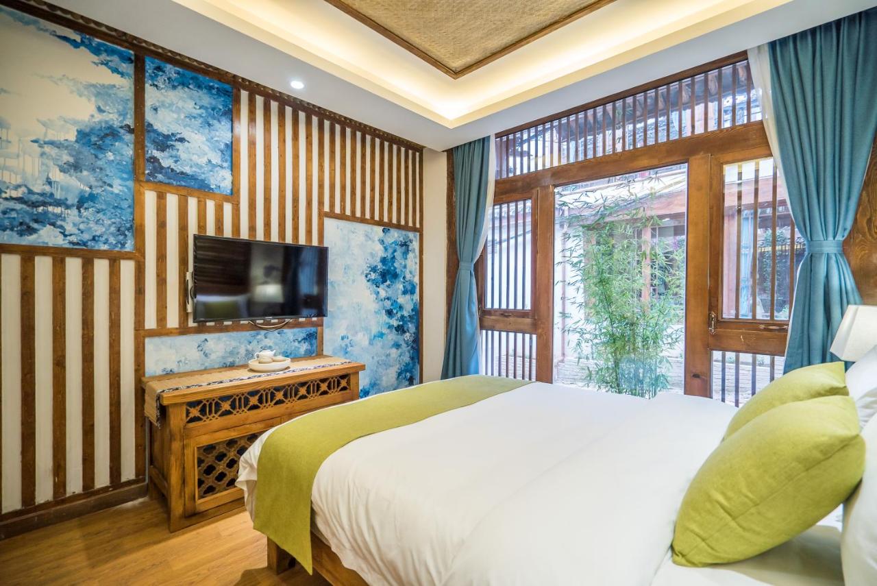 Botique Queen Room