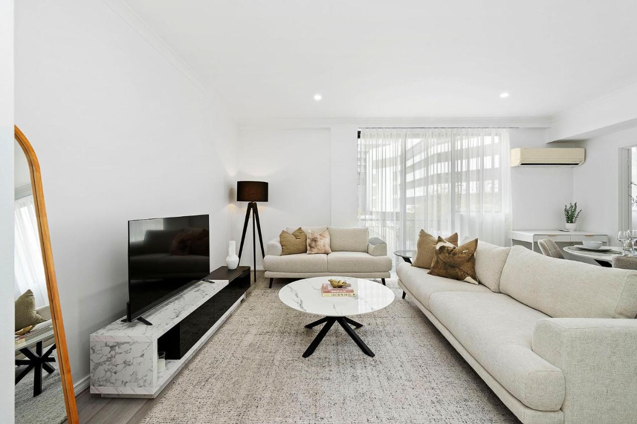 Modern City Escape Stylish 2BR Apartment - B&B Perth