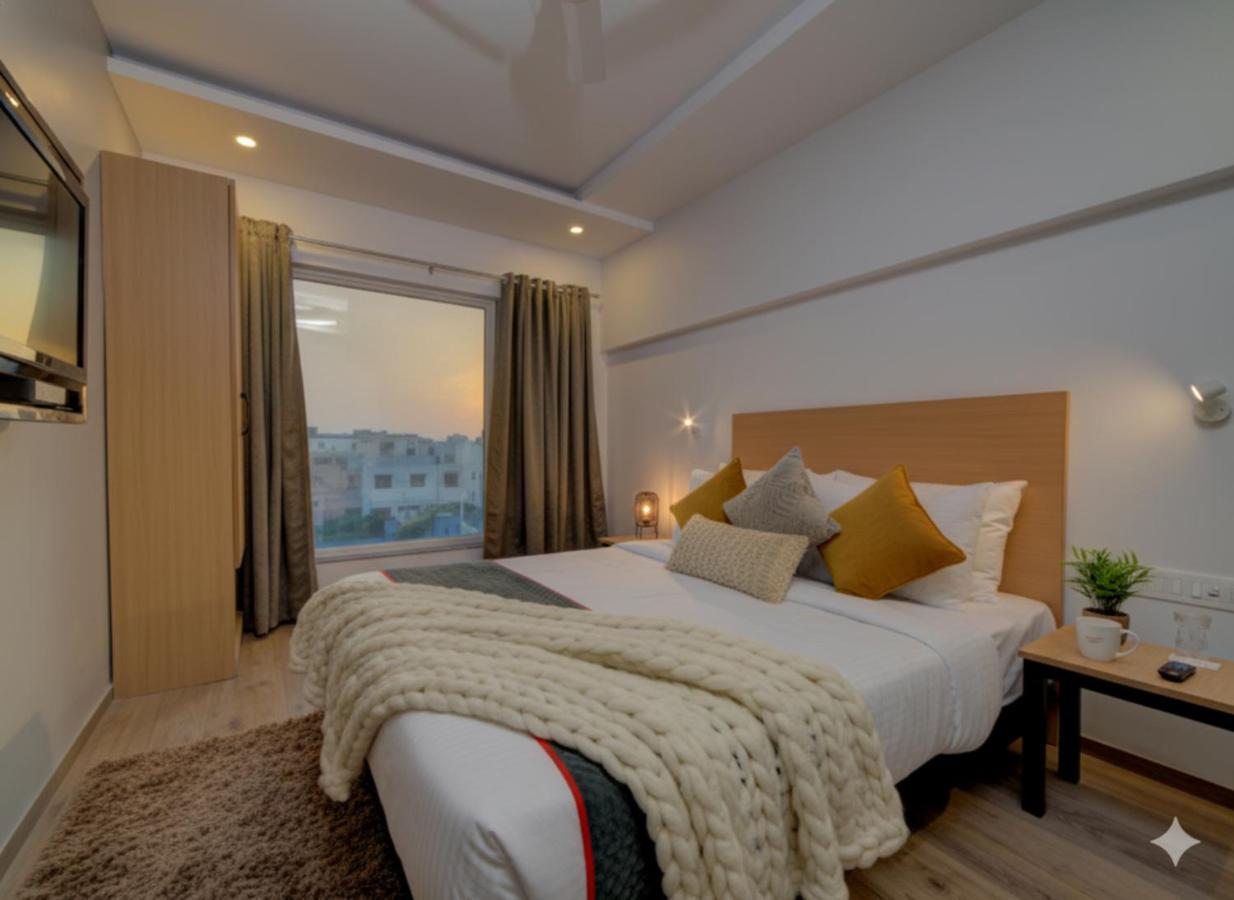 Hotel Heaven Luxes Opp Miraj Cinemas - B&B Hyderabad