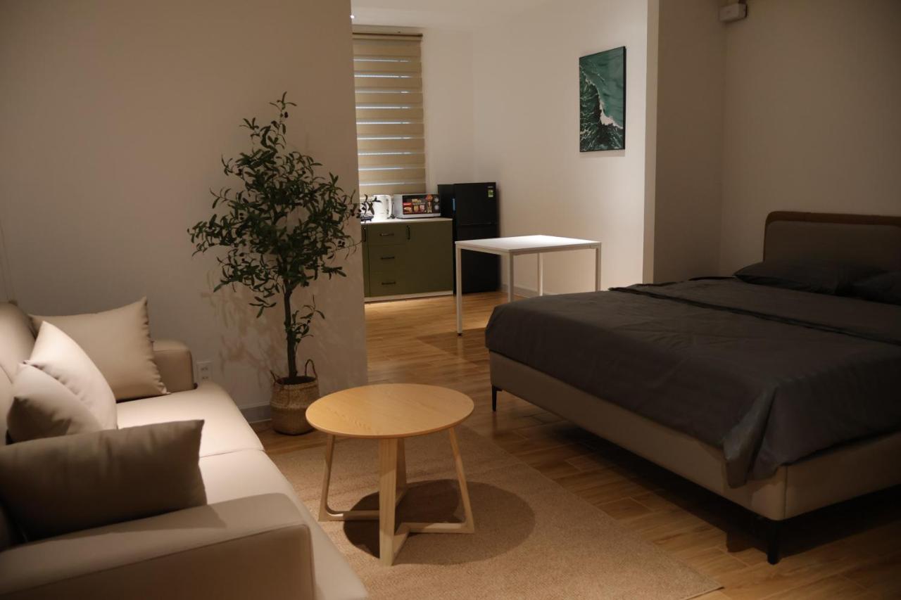 GIA Hotel & Serviced Apartment - Bed and Breakfast Nhơn Trạch