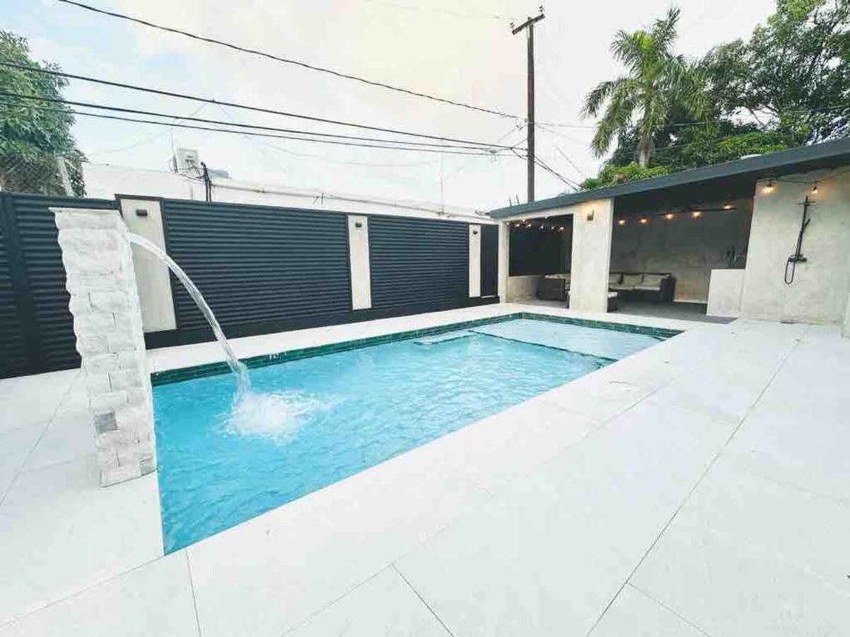 Lux Gem, 7 Mins to SJU, Private Pool, Tesla Solar System, No Blackouts - B&B Carolina