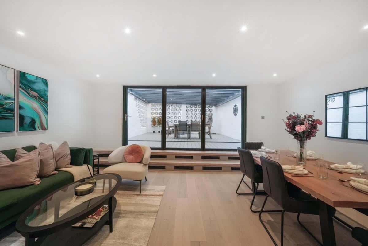 Generous 3-Bed Split-Level Apartment - B&B Londres