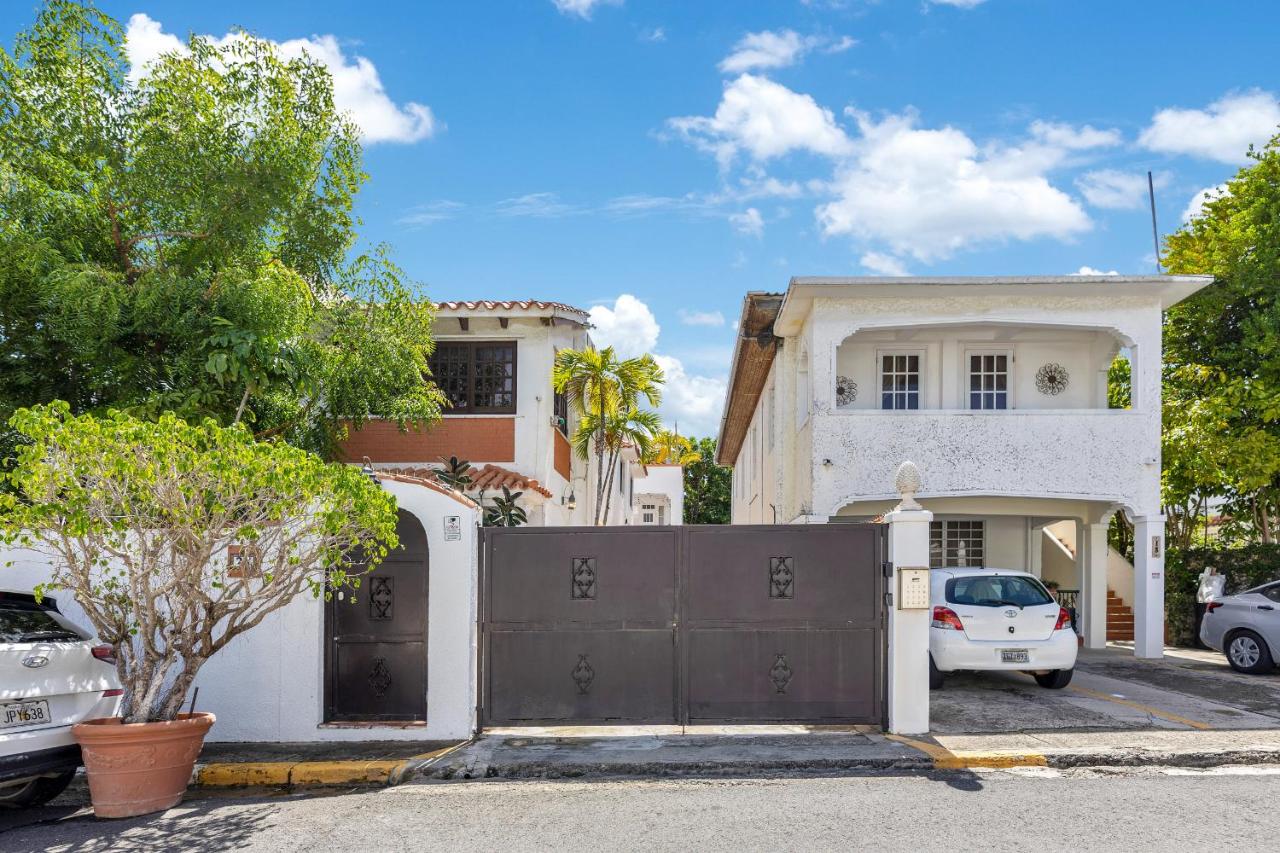 Beach Pad w Patio, walk to everything! GEN AC - 20 Down - Bed and Breakfast San Juan