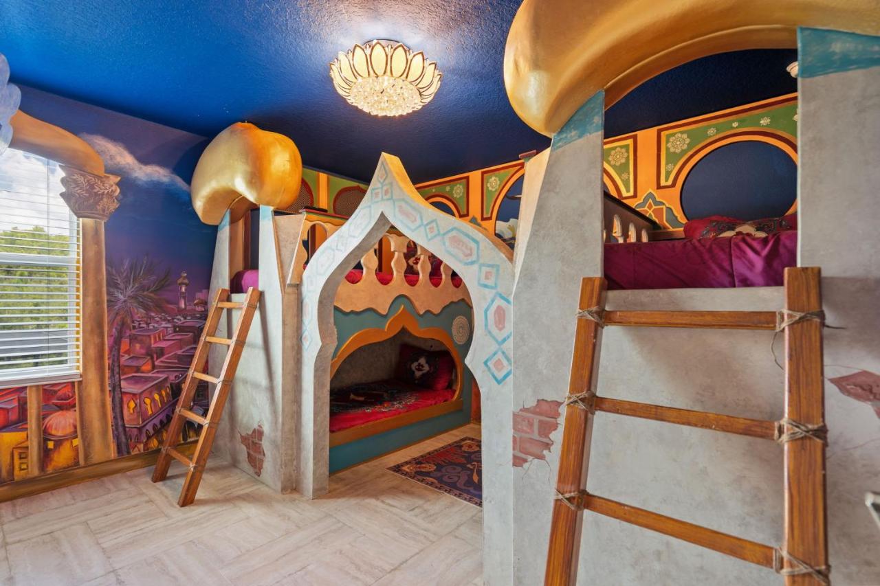 Great 8 br villa w games theater pool by Disney - B&B Kissimmee