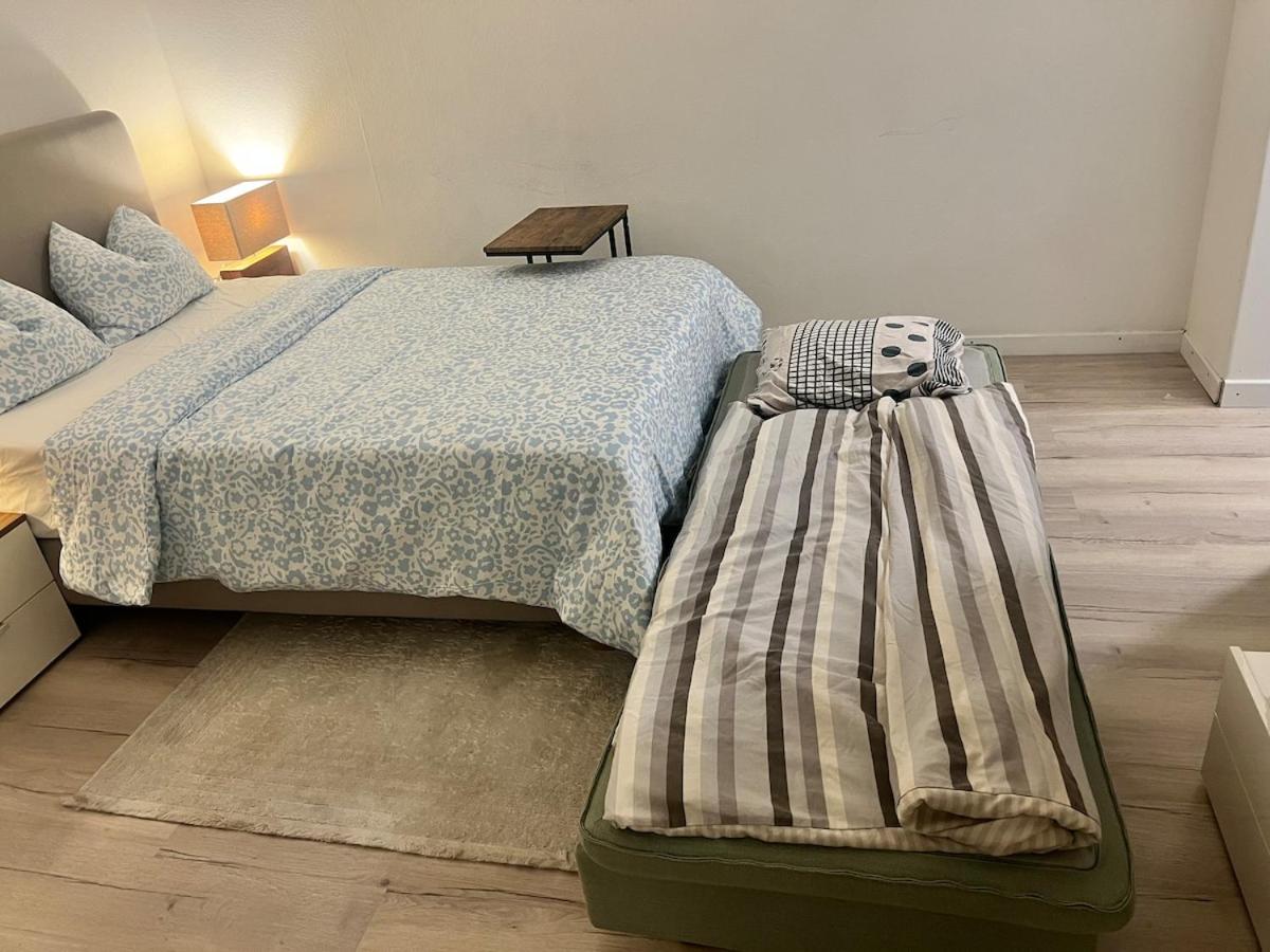 Newly Renovated Stylish & Spacious Studio - Bed and Breakfast Huttwil