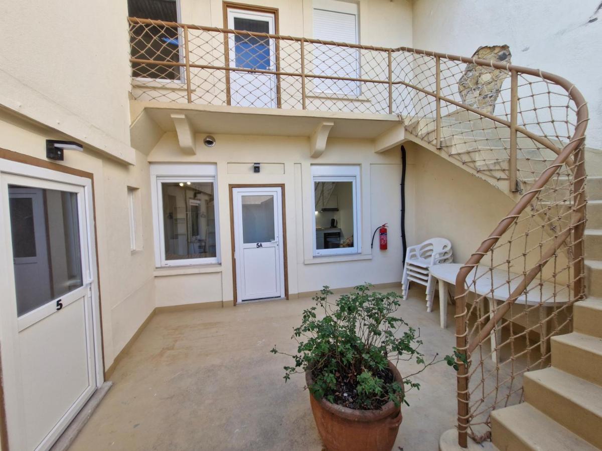 Appartement F2 5A - Bed and Breakfast Les Martres-de-Veyre