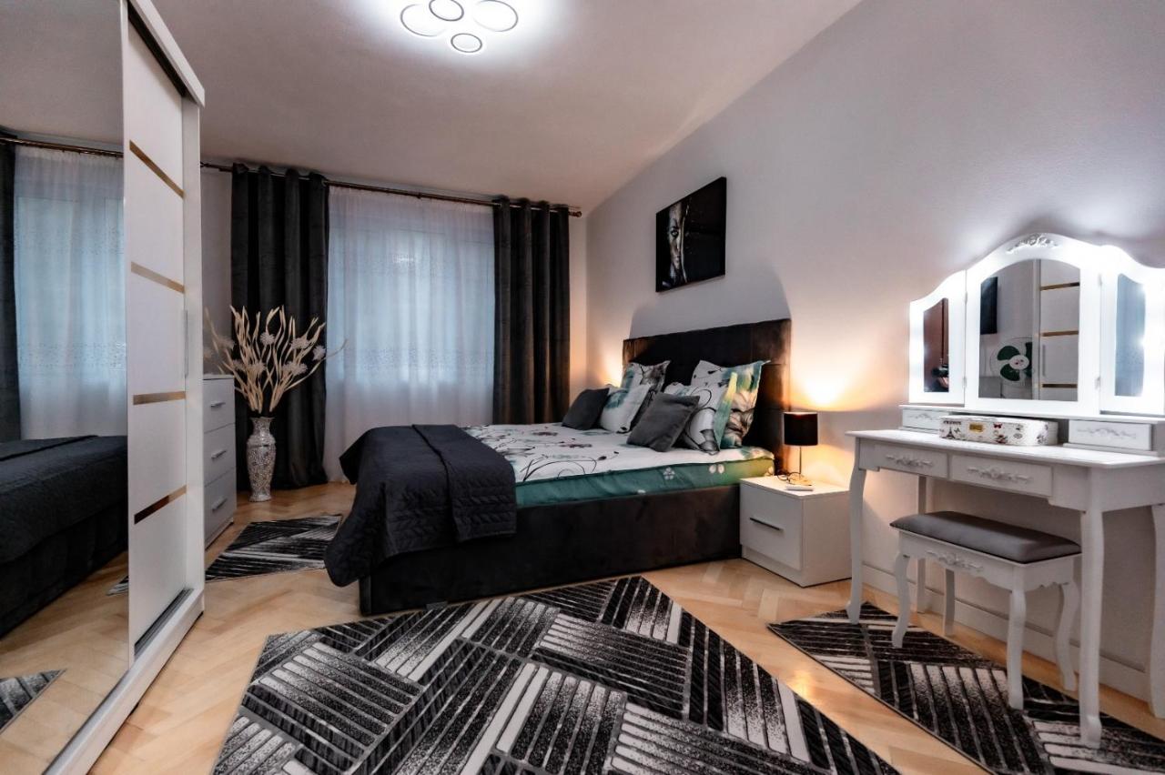 Luxury Riverside Apartment Băile Herculane - B&B Băile Herculane