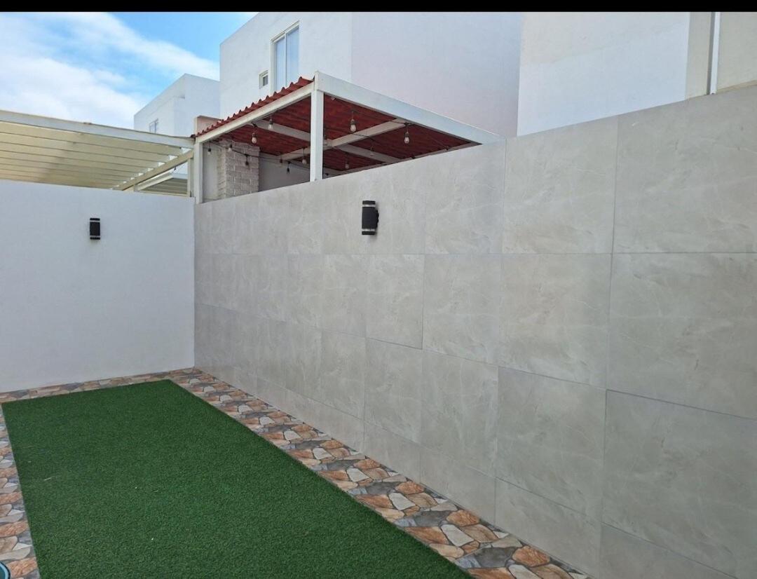 Casa con vista al mar y piscina en Manta - B&B Manta