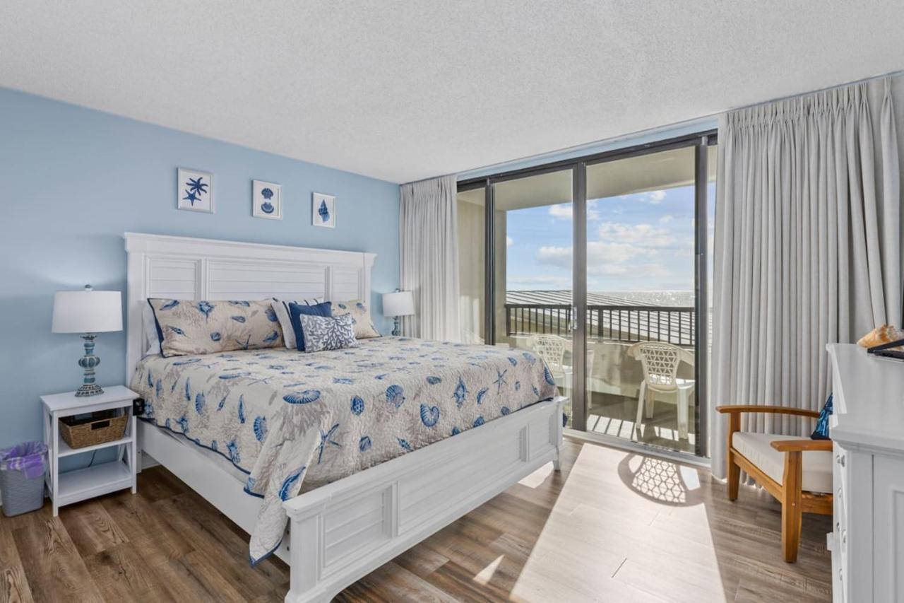 Gorgeous Oceanfront Condo Ideal location with indoor pool, hot tub and elevator - B&B Myrtle Beach