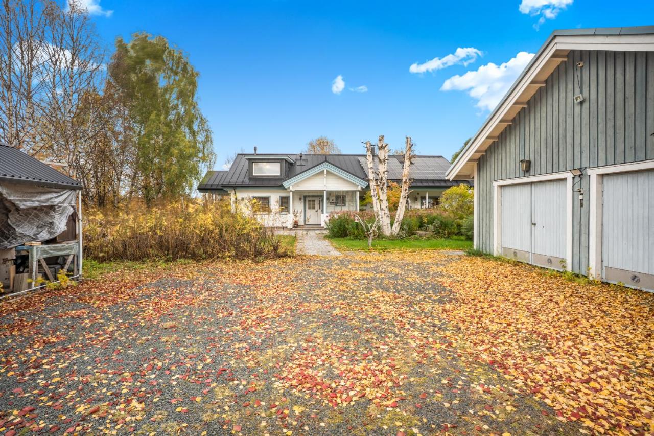 Spacious 3BR Riverside Villa with Private Sauna - Chambres d’hôtes Rovaniemi