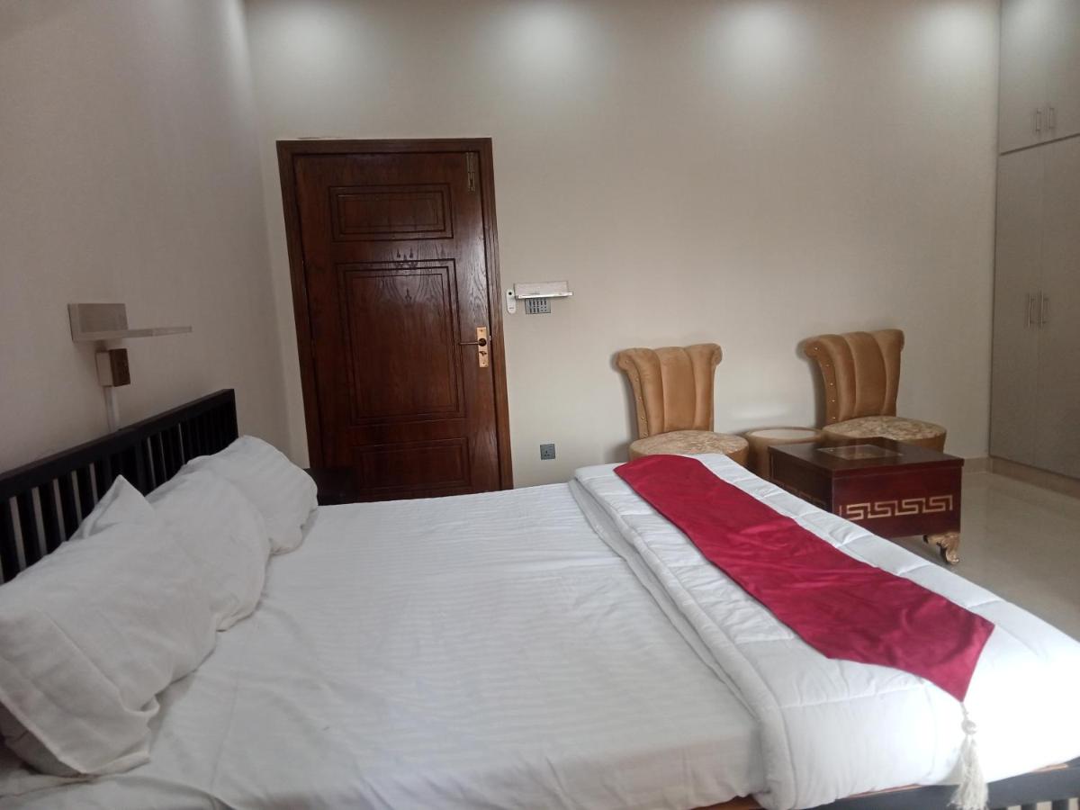 Family Guest House Rooms For Rent - Ferienwohnung Lahore