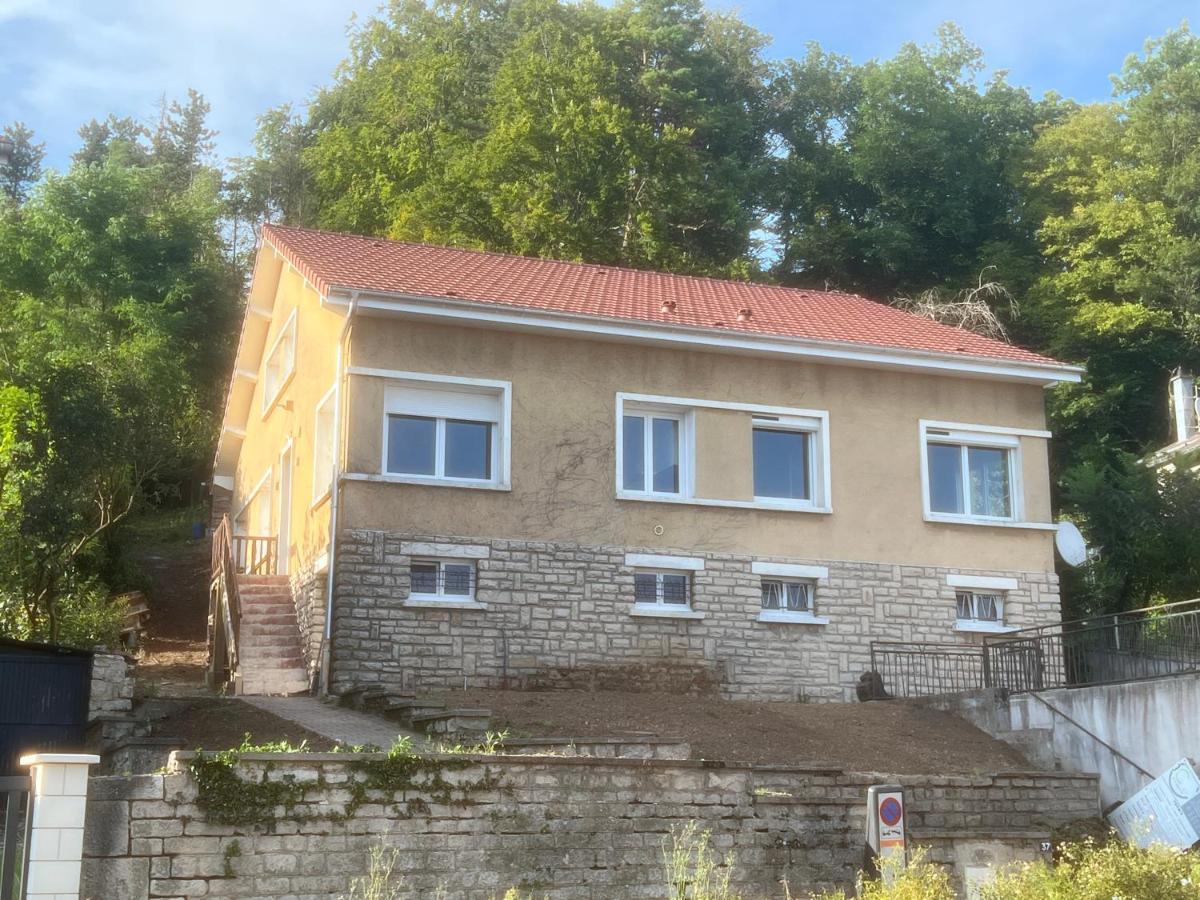 Le Trente 9 - Ferienwohnung Neufchâteau