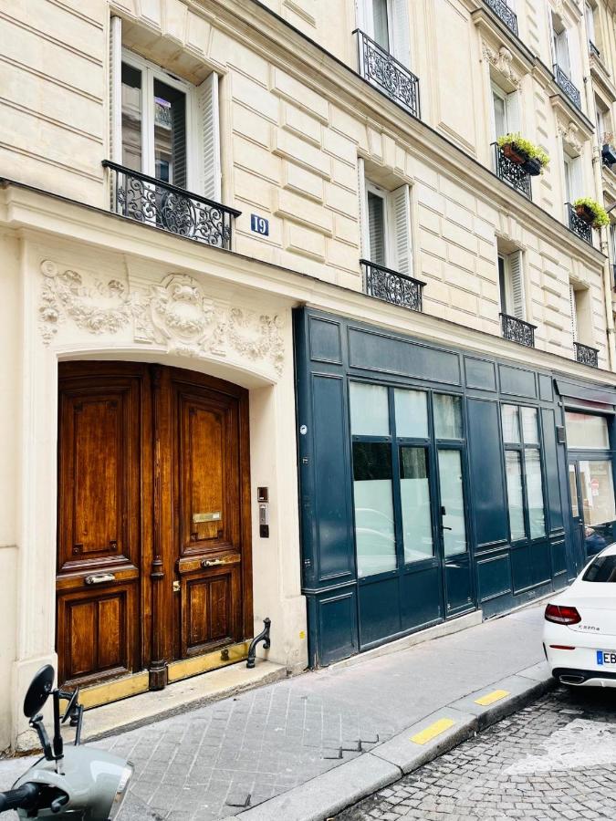 Charming Place 2 min from L'Arc de Triomphe - B&B Paris