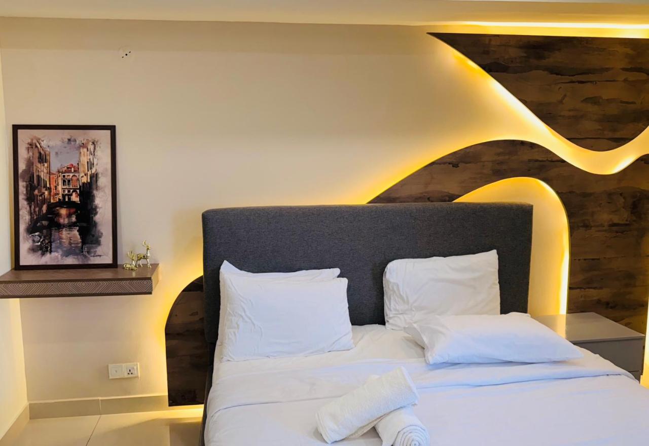 Apartment with City View