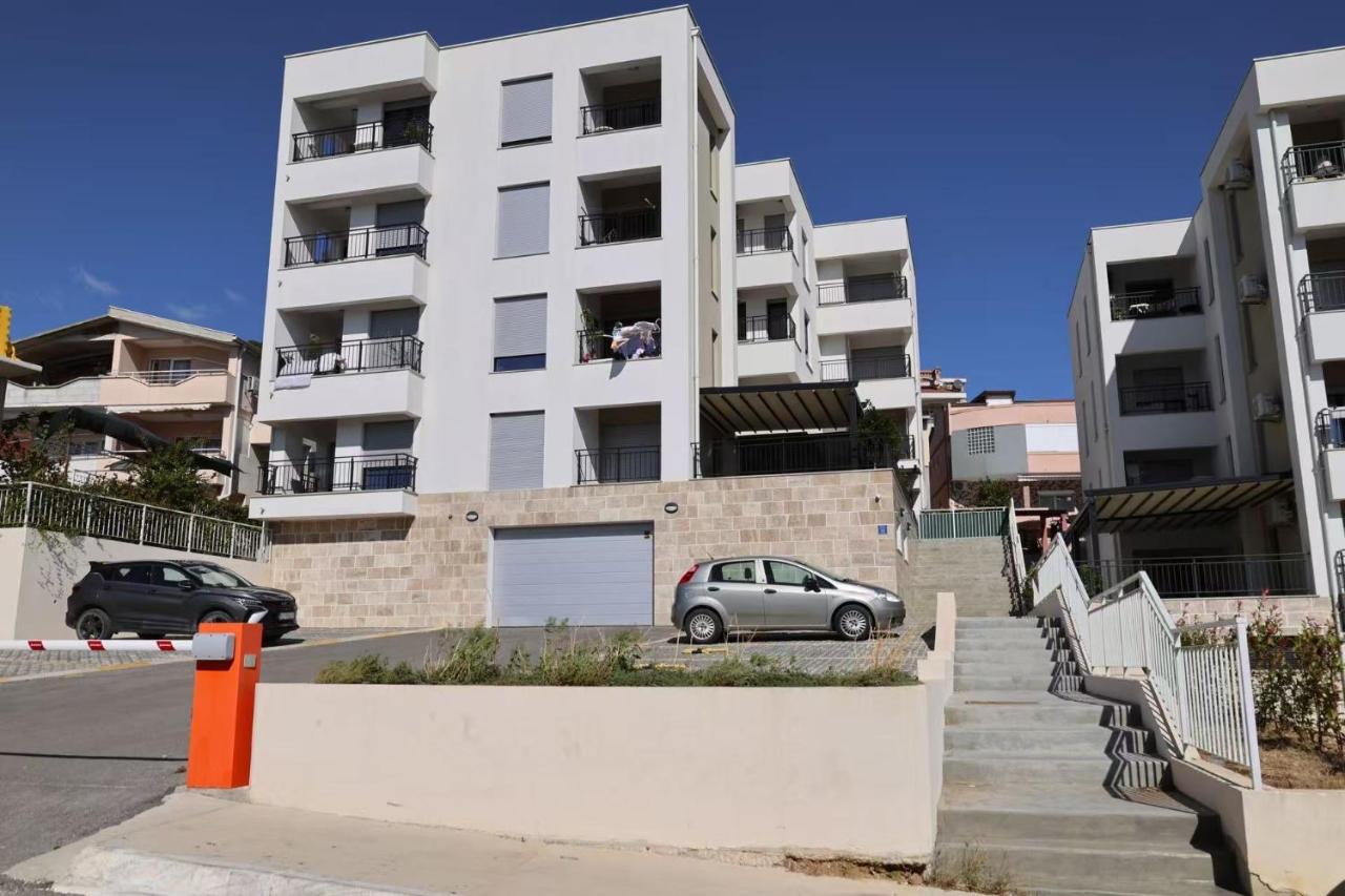 Valmere Apartment Tivat Sea View Free Parking - B&B Tivat