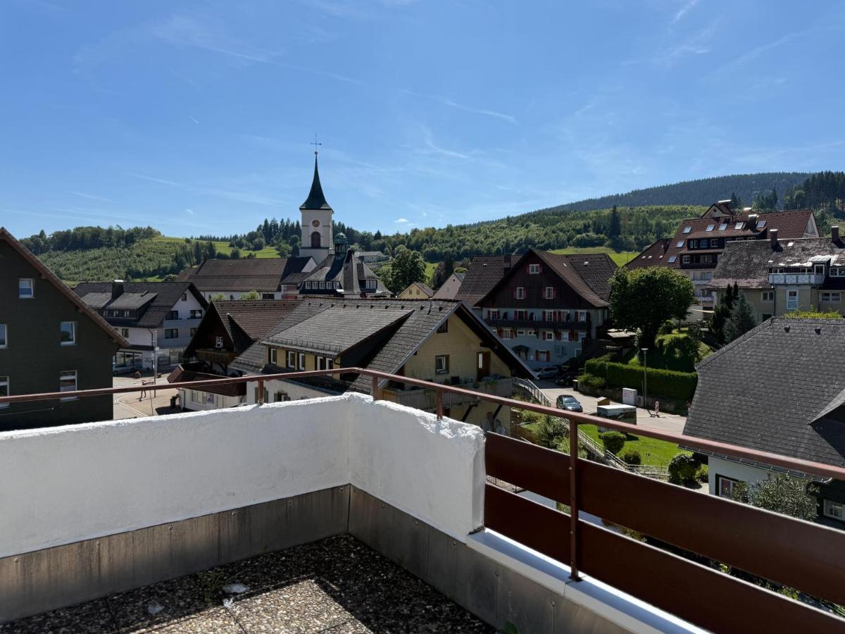 Top Penthouse mit großem Balkon und Traumaussicht - Ferienwohnung Lenzkirch