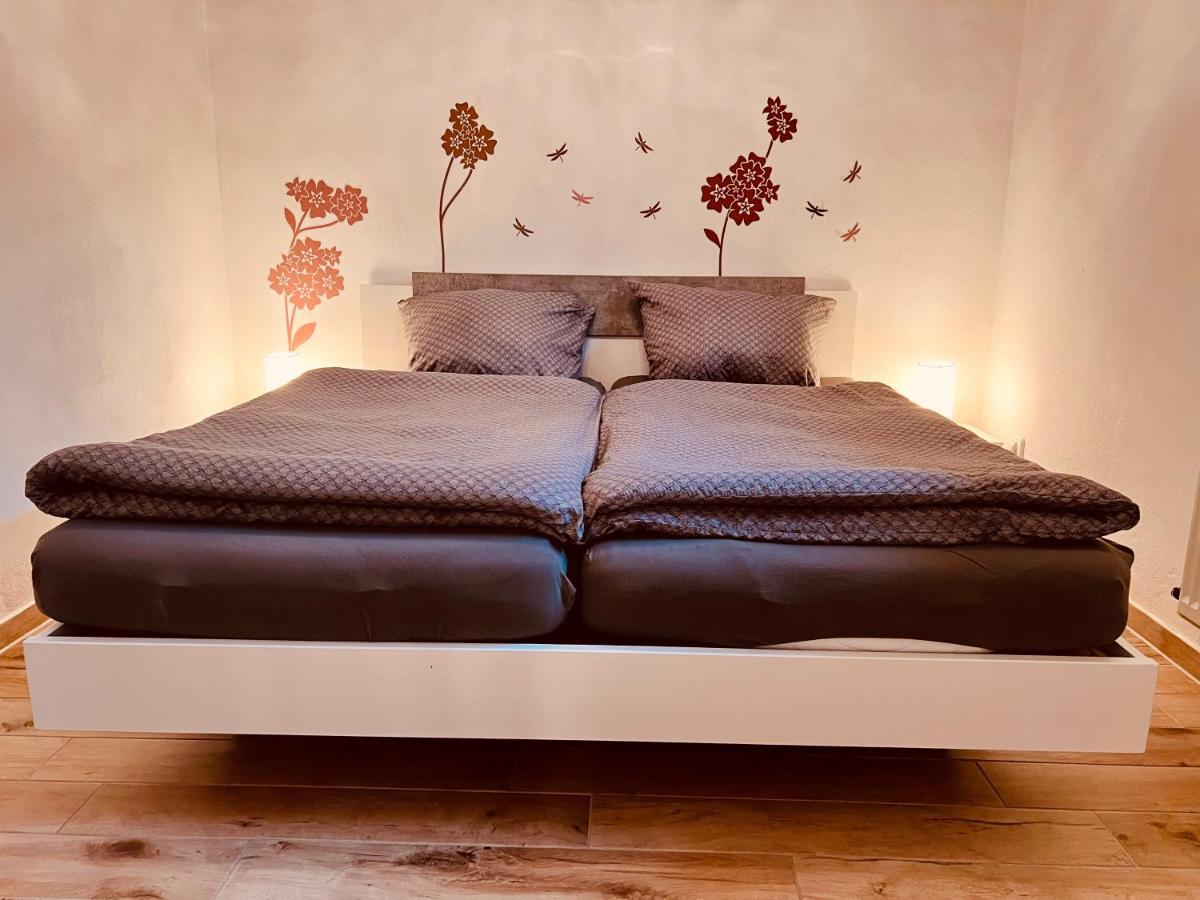 Deluxe Room (2 Adults + 1 Child)