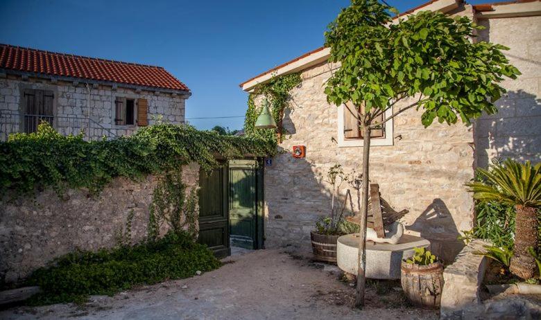 Holiday Home Tomislav - B&B Komiža